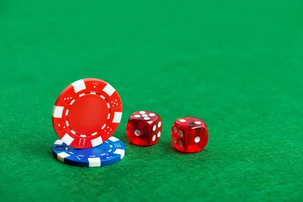 Spin controls and bet-level selector